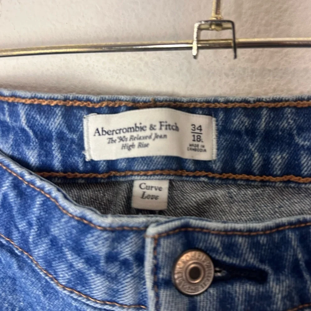Abercrombie & Fitch The 90s Relaxed Jean High Rise Blue Curve Love Size 18L - Picture 3 of 4